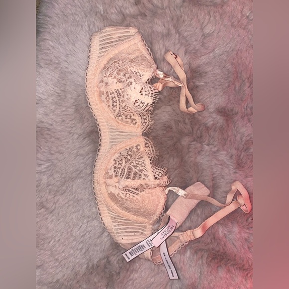 3 Victoria secret bras! - Picture 3 of 3